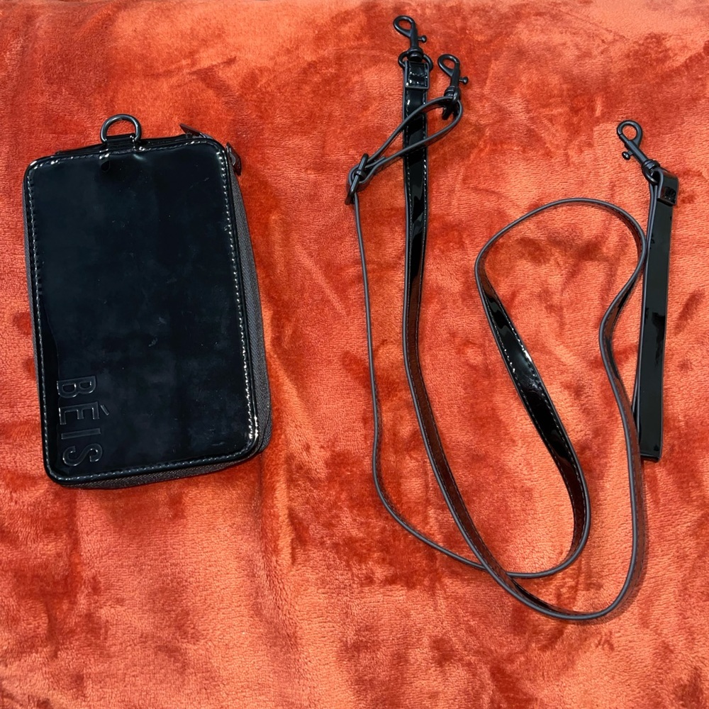 BÉIS- THE TRAVEL WALLET IN BLACK PATENT